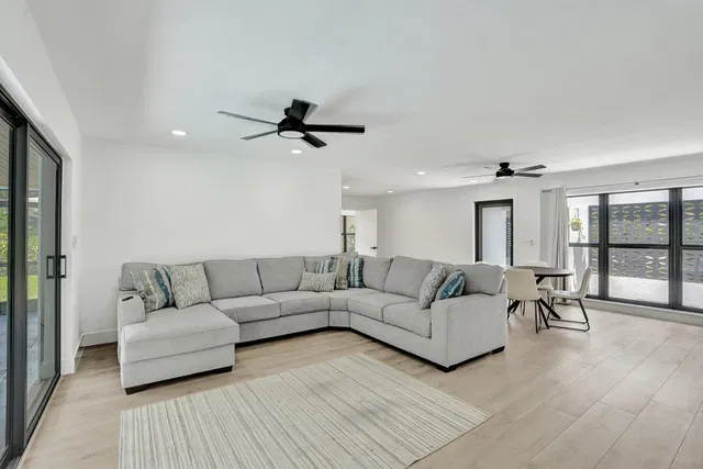  Residence photo 11