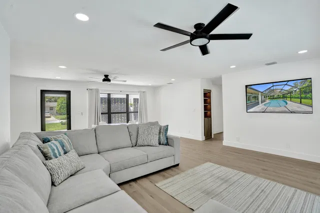  Residence photo 12