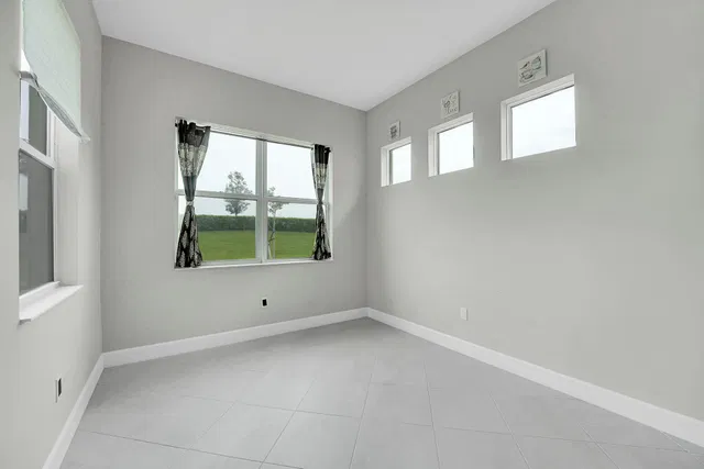 Residence photo 10