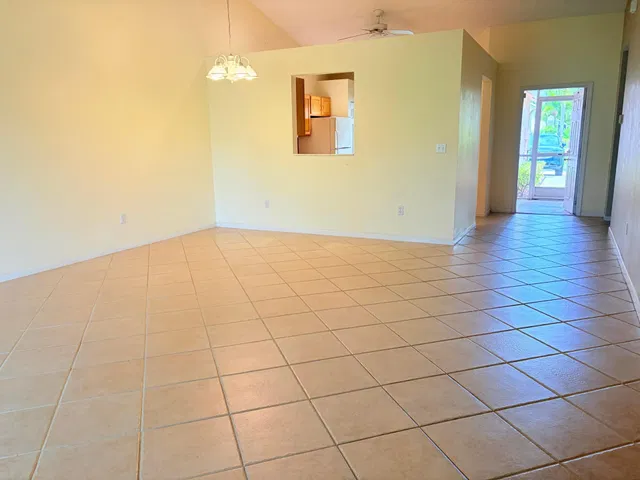 Residence photo 5