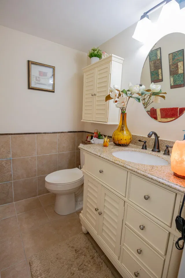 Unit 303 photo 17