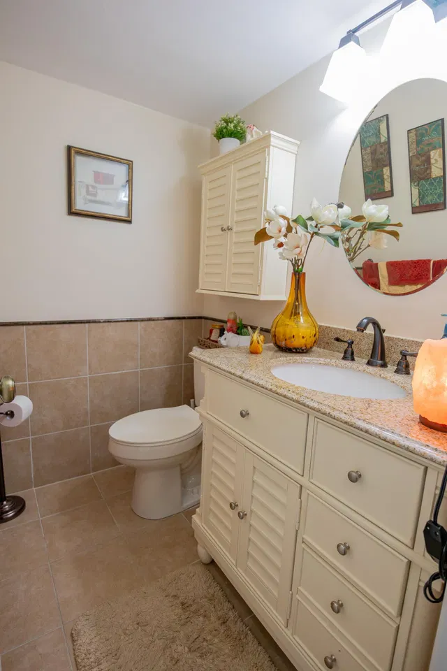 Unit 303 photo 24