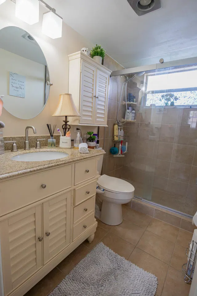 Unit 303 photo 29