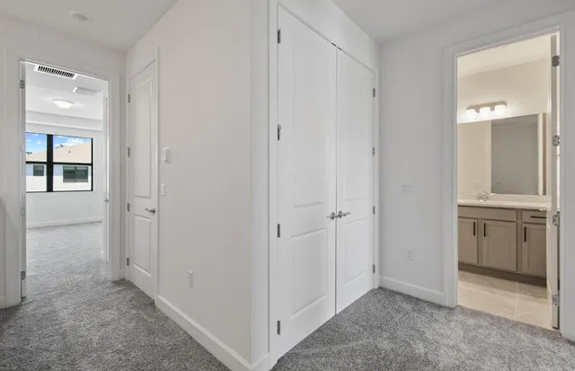 Unit Latitude 206-07 photo 17