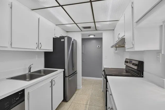 Unit 201 photo 24