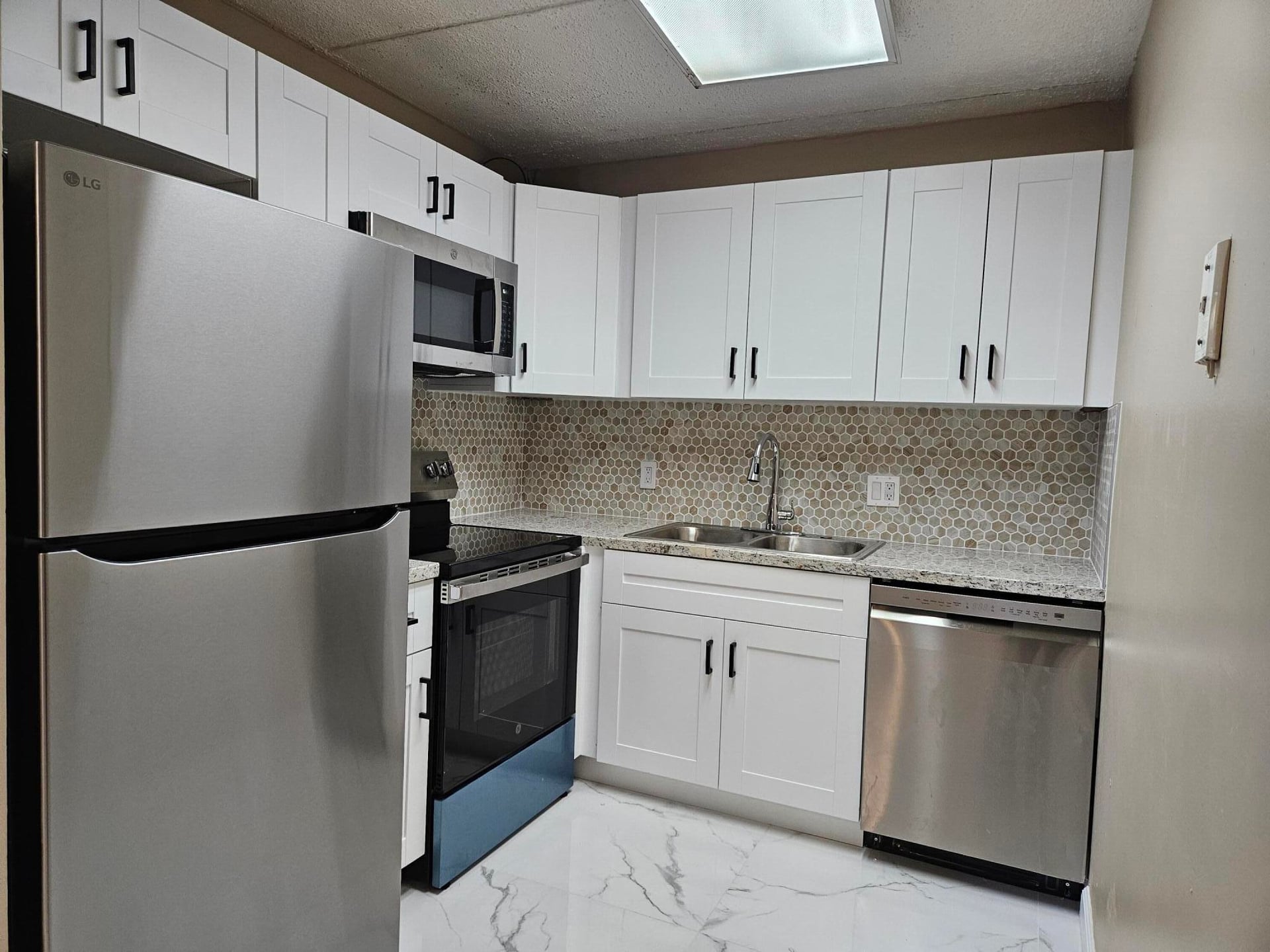 Unit 114 photo 5