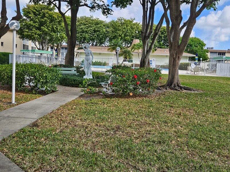Unit 114 photo 15