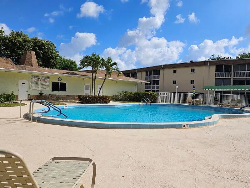 Unit 114 photo 17