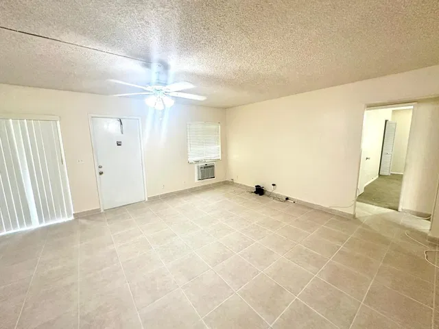 Unit C-1 photo 5