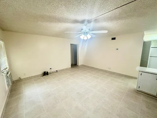 Unit C-1 photo 21