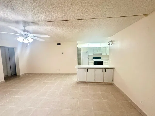 Unit C-1 photo 22