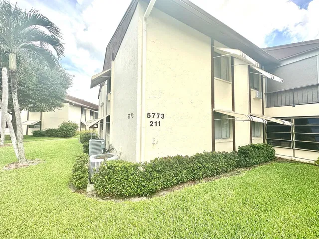 Unit C-1 photo 25