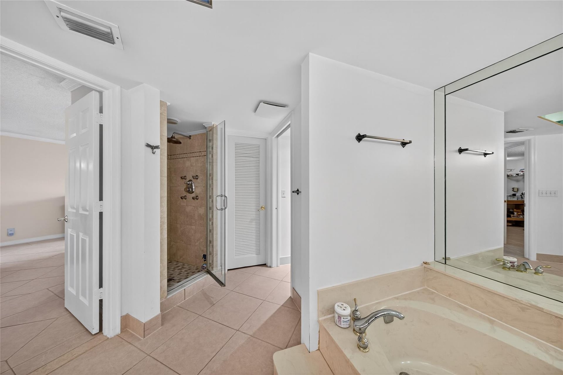  Unit 405 photo 27