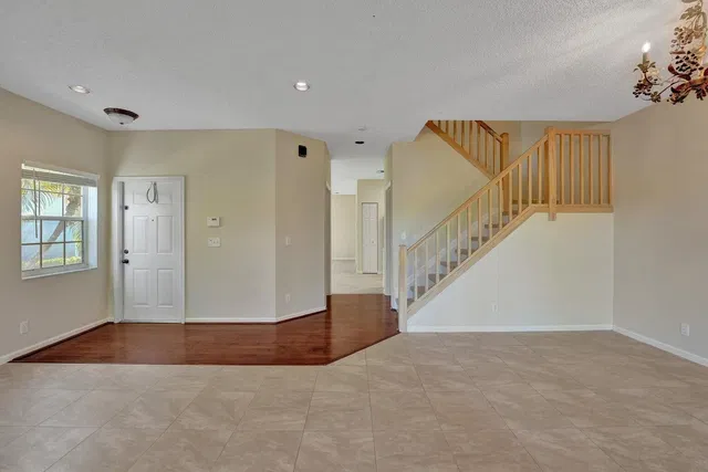  Residence photo 4