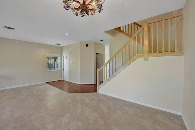  Residence photo 5