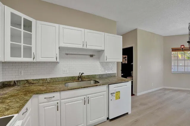  Residence photo 13