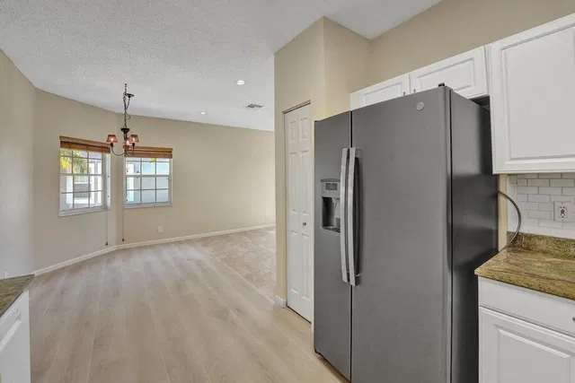  Residence photo 14