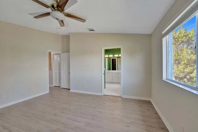  Residence photo 25