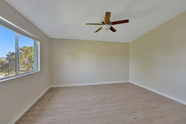  Residence photo 27