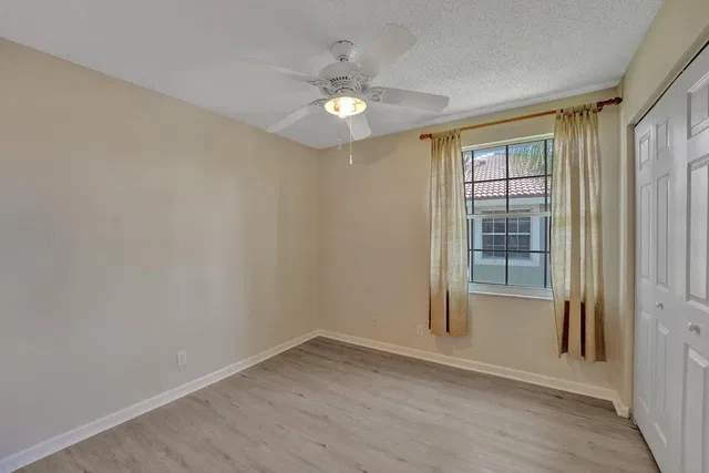  Residence photo 32