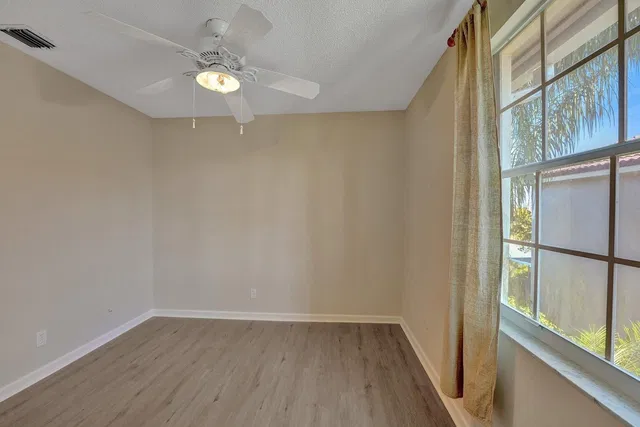  Residence photo 35