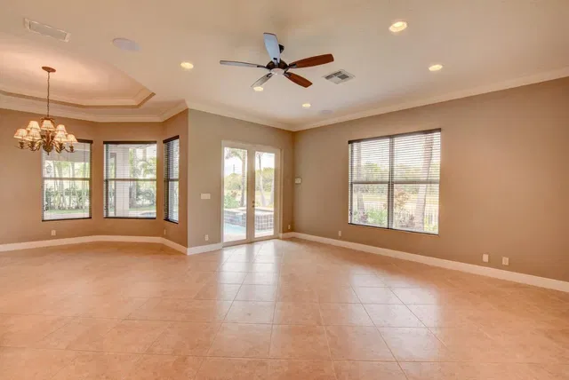 Residence photo 18