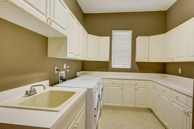 Residence photo 22
