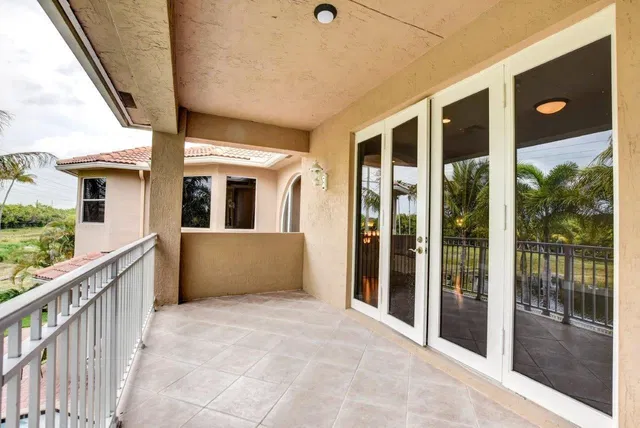 Residence photo 42