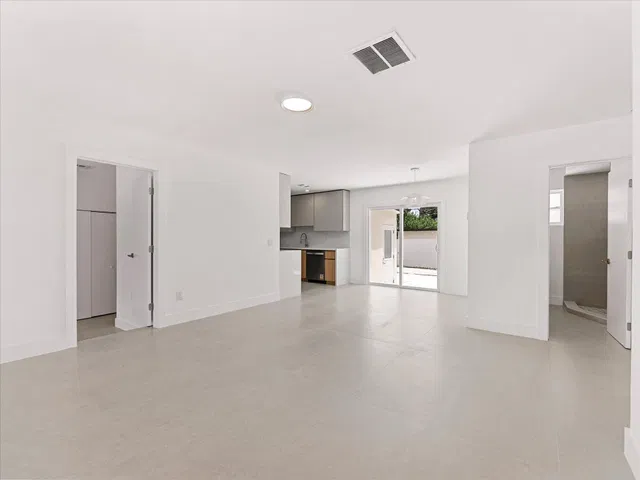  Residence photo 9