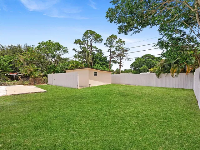  Residence photo 28