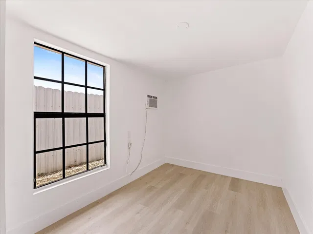  Residence photo 34