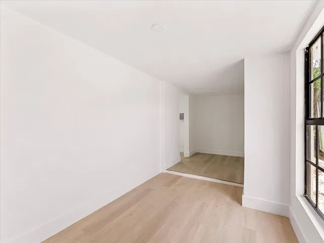  Residence photo 35
