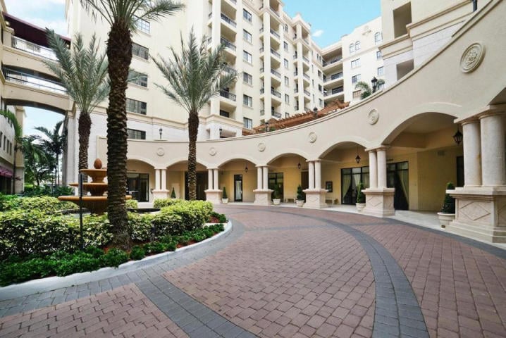 233 S Federal Boca Unit UPH16 photo 2