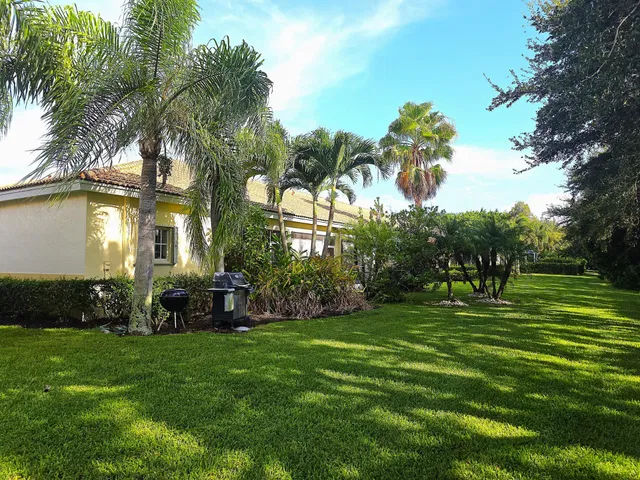 Residence photo 3