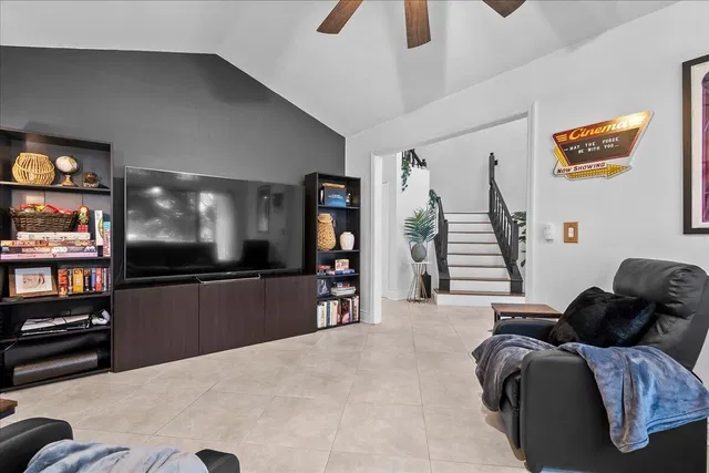 Residence photo 4