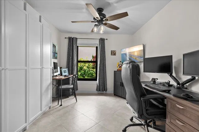 Residence photo 6