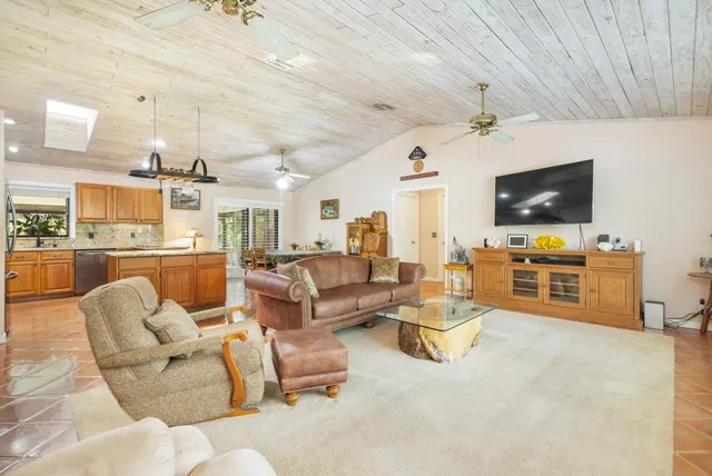  Residence photo 11