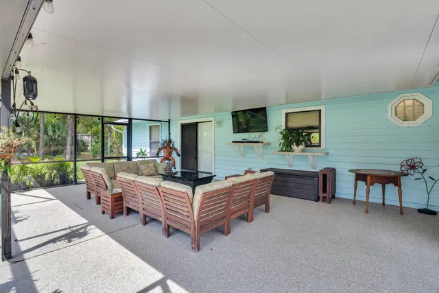  Residence photo 24