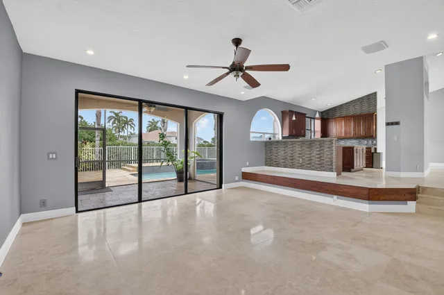 Boca Isles Residence photo 16