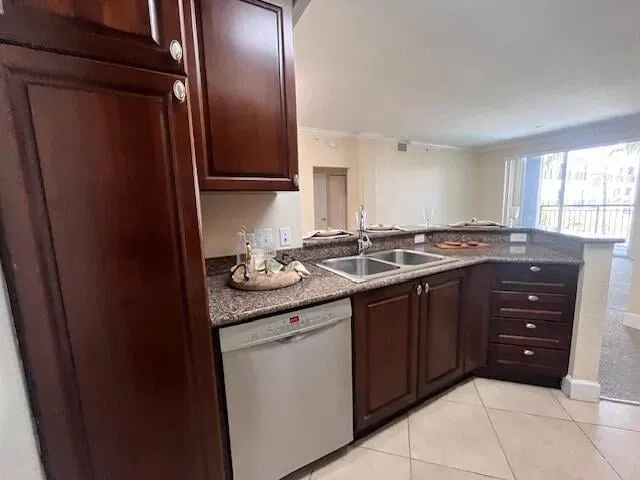 Renaissance Commons I Unit 2507 photo 9