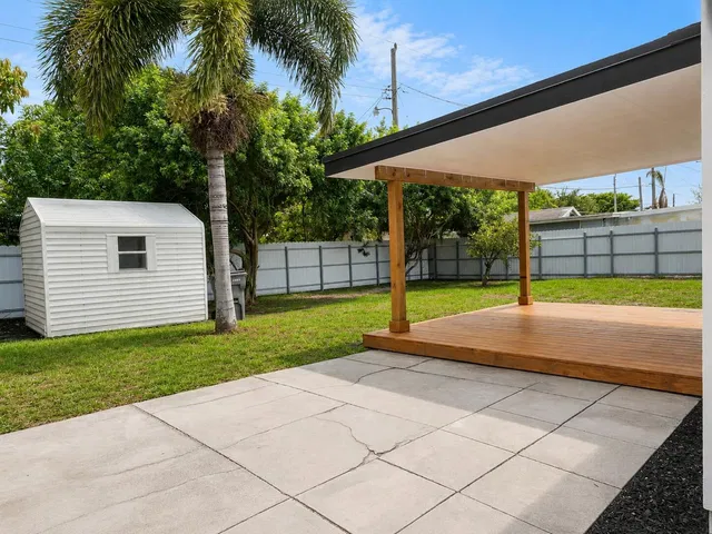 Residence photo 2