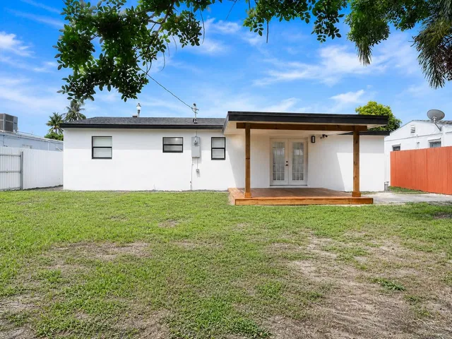 Residence photo 3
