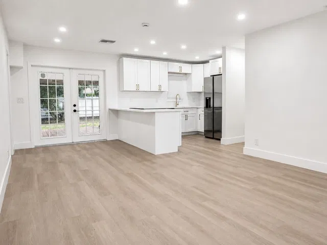Residence photo 5