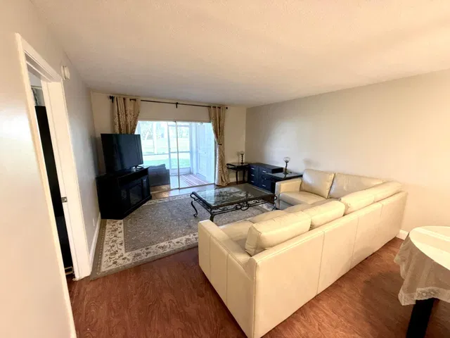 Unit 105-C photo 5