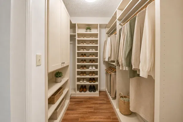 Unit 448 photo 17