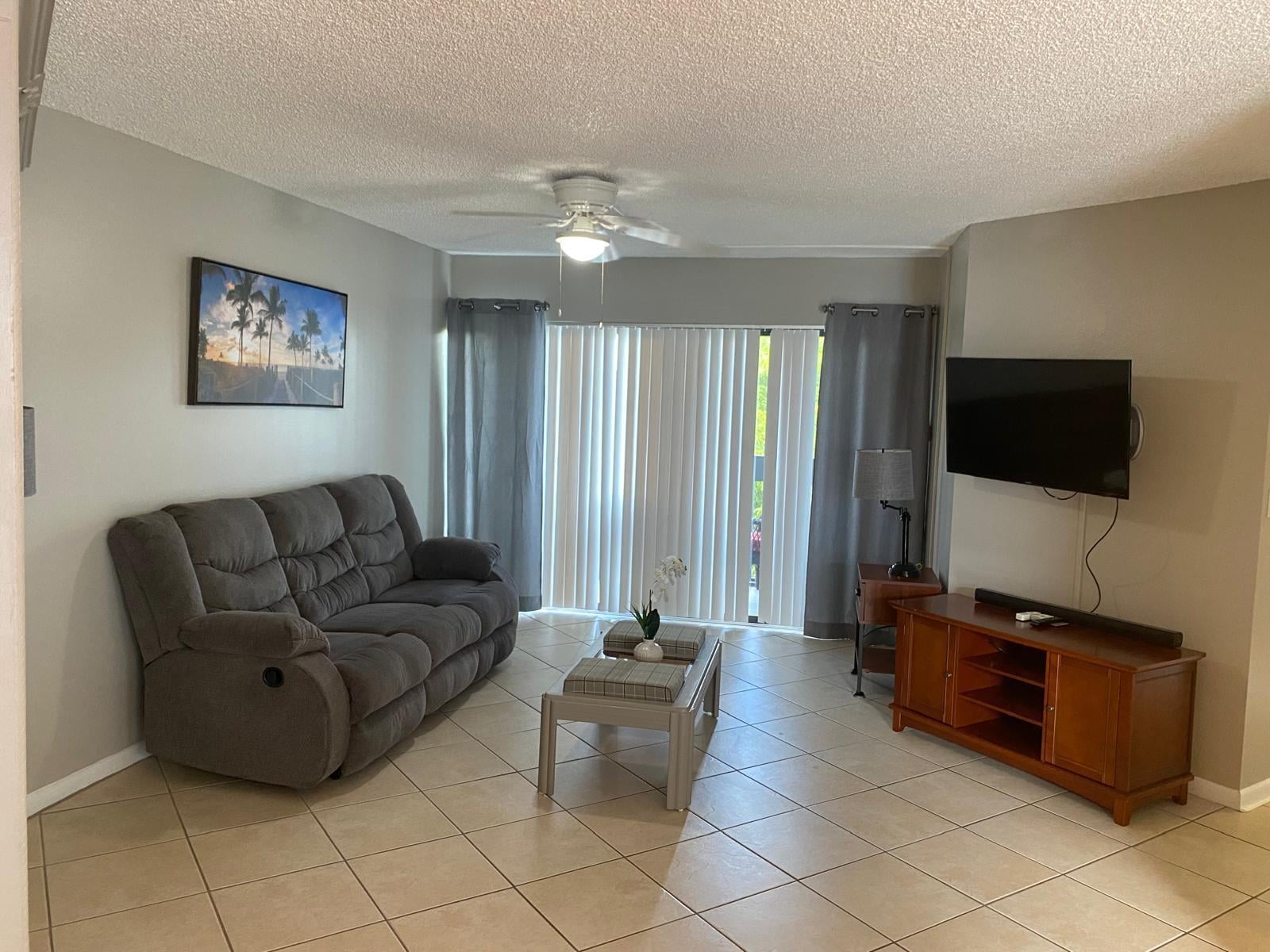 Unit 403 photo 6