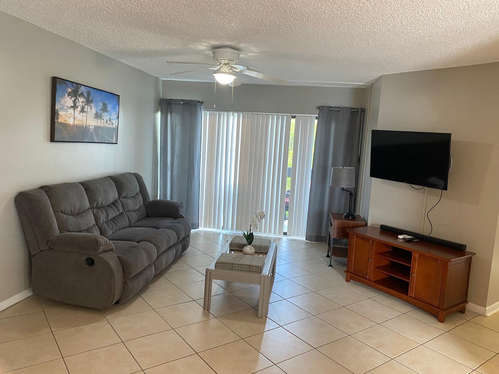 Unit 403 photo 7