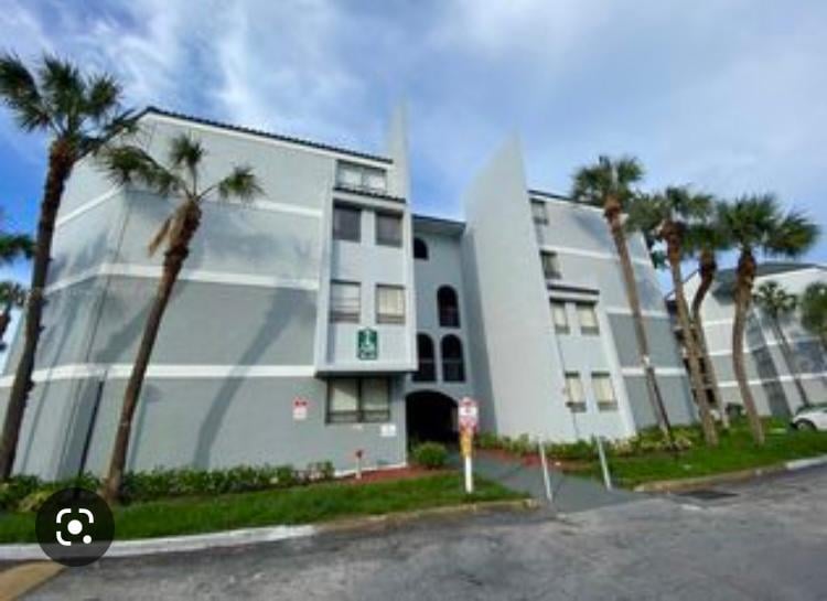 Unit 403 photo 37