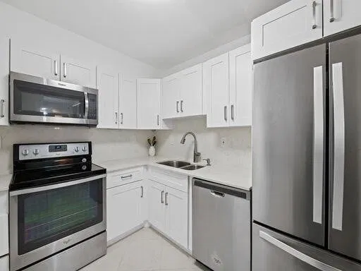 Unit 405 photo 5