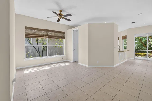 Residence photo 6